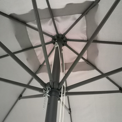 Crea una atmósfera serena en tu jardín del hospital con un paraguas plegable
