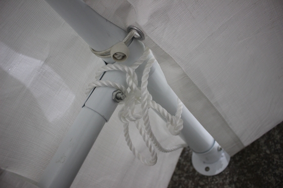 Producto impermeable móvil para garajes de marco metálico y carpas de automóviles portátiles