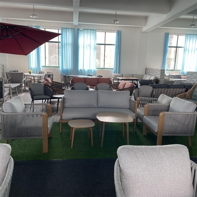 Muebles de jardín de aluminio para exteriores Sofá de ratán Conjunto con Teapoy de lujo Bistro Set