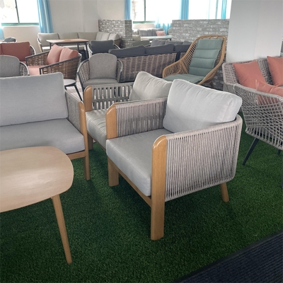 Muebles de jardín de aluminio para exteriores Sofá de ratán Conjunto con Teapoy de lujo Bistro Set