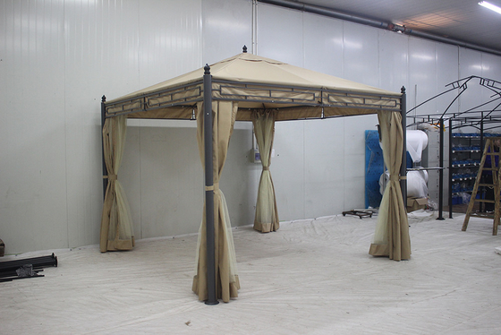 Gazebo de metal de jardín fácil de ensamblar 3 * 3 * 2.75M con cubierta superior de poliéster y paredes laterales
