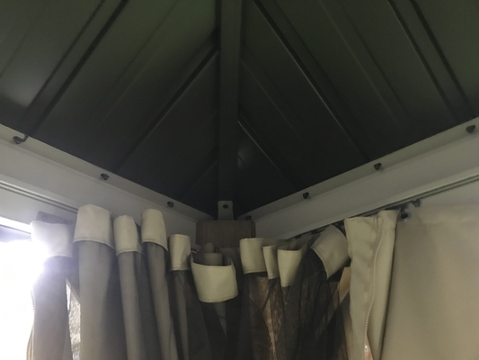 3X3X2.75M Pergola de metal Gazebo exterior para artículos de jardín con puente de pergolas