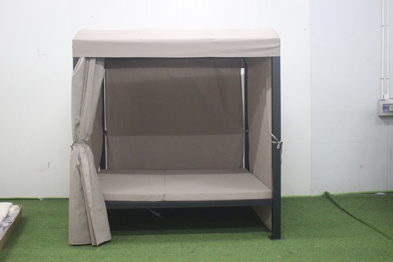 Tejido de poliéster 2.08*2.2*1.8M Cama convertible de mirador para el patio trasero Tomar el sol