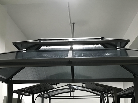 Gazebo de tablero de policarbonato con doble tapa 2.35X1.7X2.45M para puente de pérgolas al aire libre