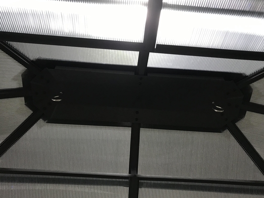 Gazebo de tablero de policarbonato con doble tapa 2.35X1.7X2.45M para puente de pérgolas al aire libre