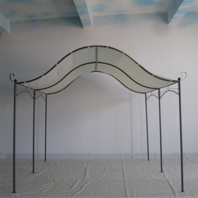 Tienda de pergola con estilo moderno y madera de abeto.