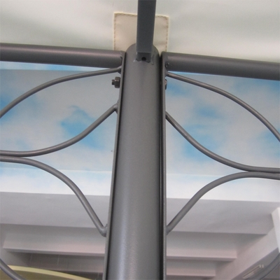 Tienda de pergola con estilo moderno y madera de abeto.